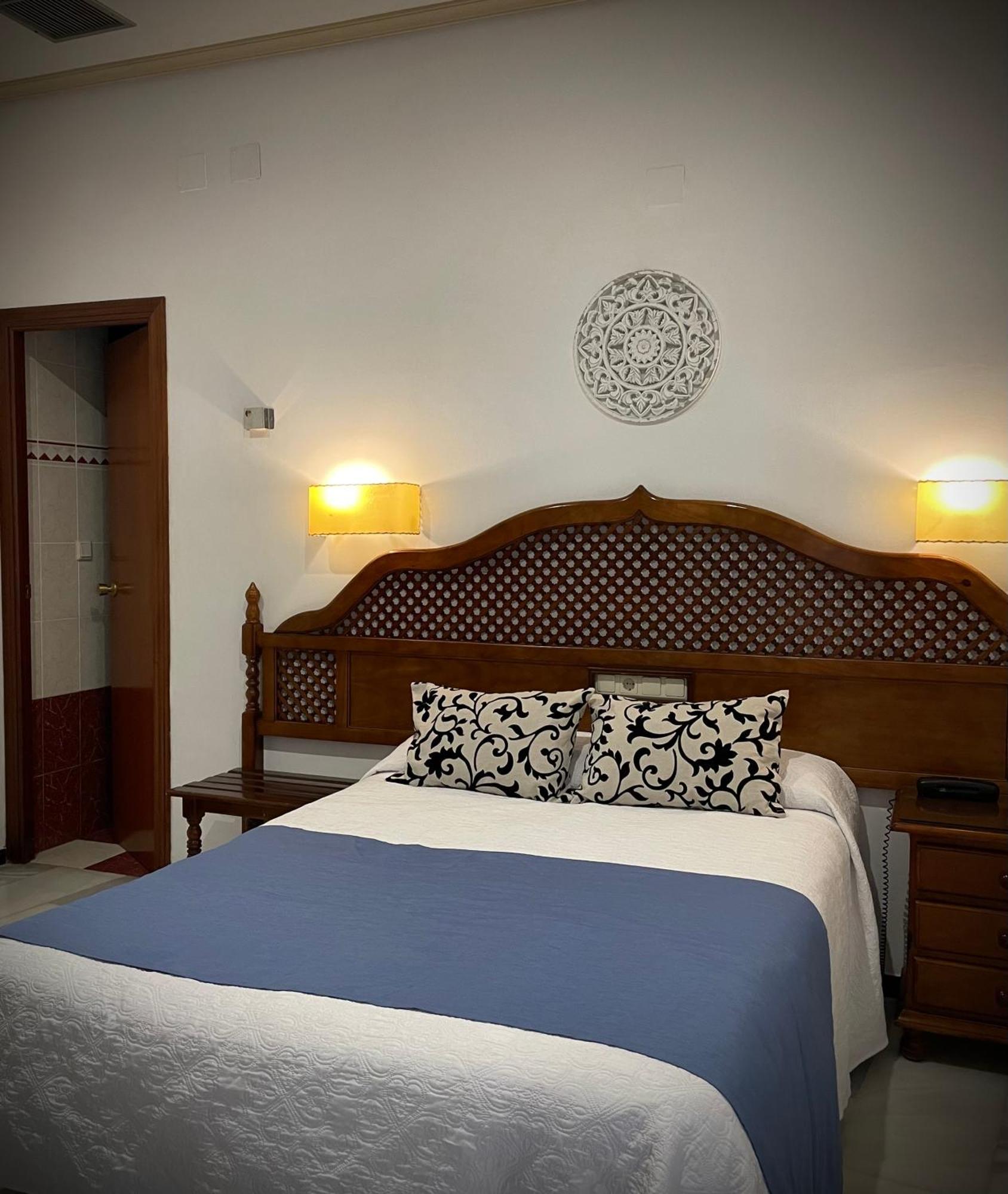 Hotel Los Omeyas Cordoba Exterior photo
